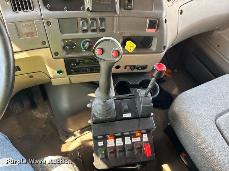 image for item DJ9371 2007 Sterling L7500 dump truck