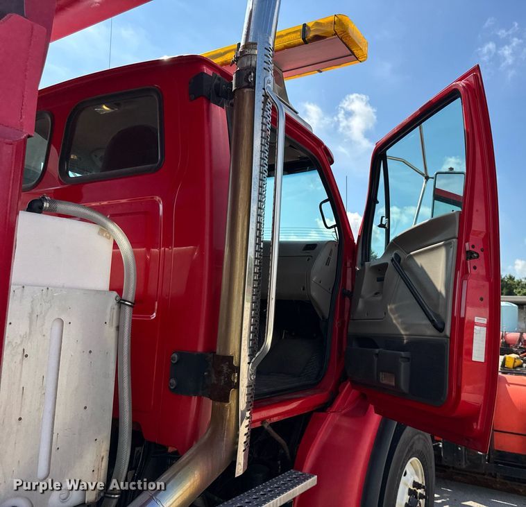 image for item DJ9371 2007 Sterling L7500 dump truck