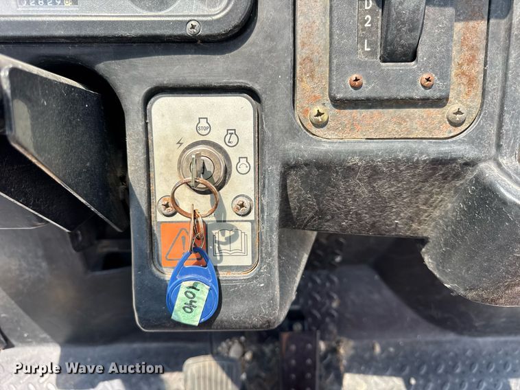 image for item DJ9392 Textron 898628 utility vehicle