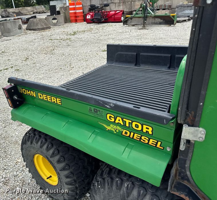 image for item DJ9502 2000 John Deere Gator utility vehicle