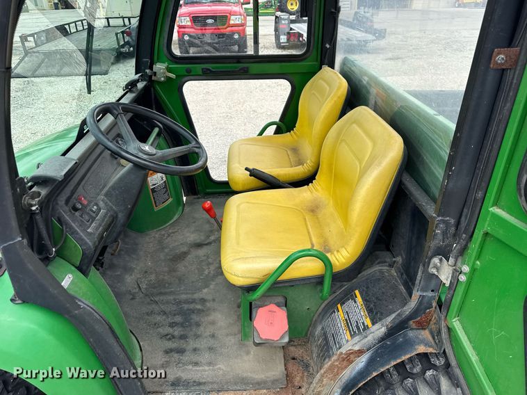 image for item DJ9502 2000 John Deere Gator utility vehicle