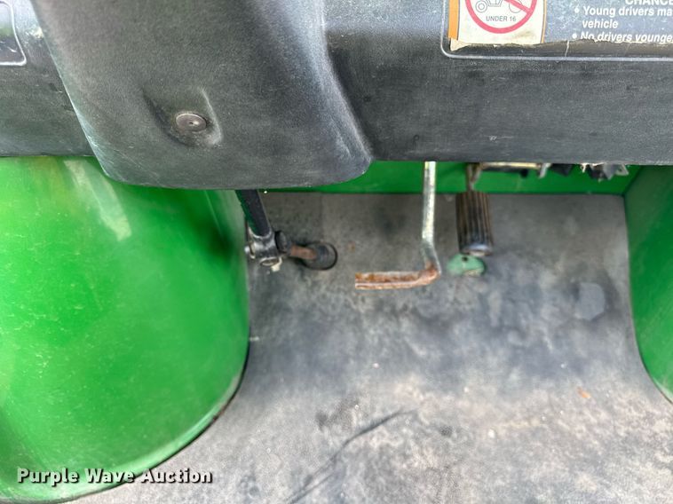 image for item DJ9502 2000 John Deere Gator utility vehicle