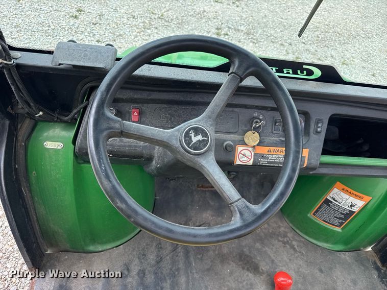 image for item DJ9502 2000 John Deere Gator utility vehicle