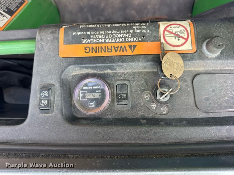 image for item DJ9502 2000 John Deere Gator utility vehicle