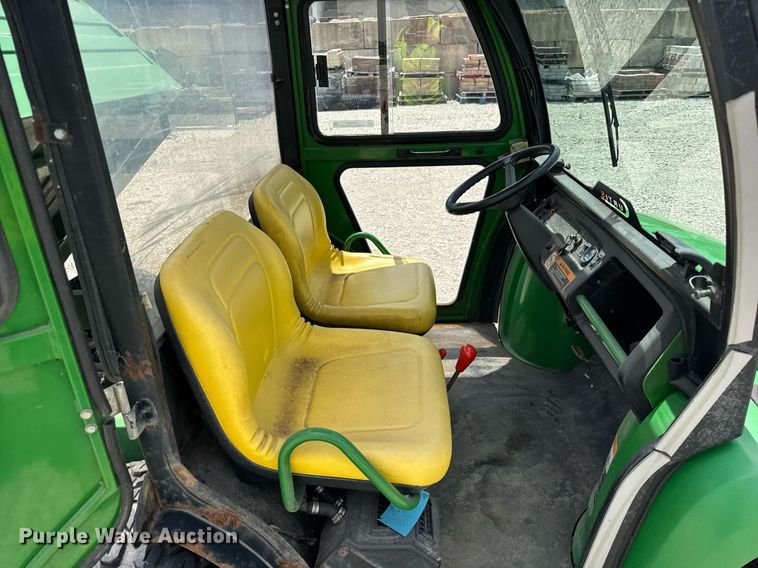 image for item DJ9502 2000 John Deere Gator utility vehicle