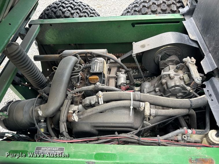 image for item DJ9502 2000 John Deere Gator utility vehicle