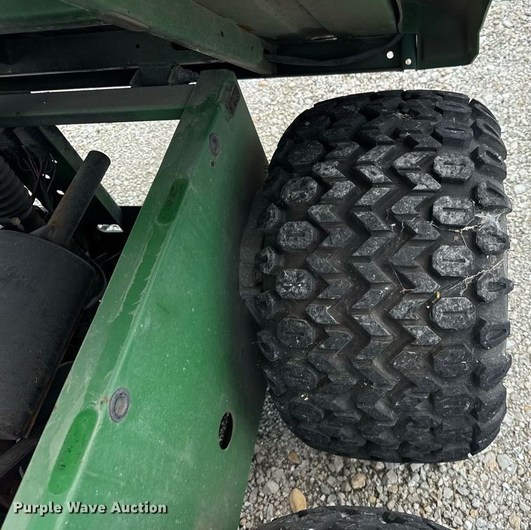 image for item DJ9502 2000 John Deere Gator utility vehicle