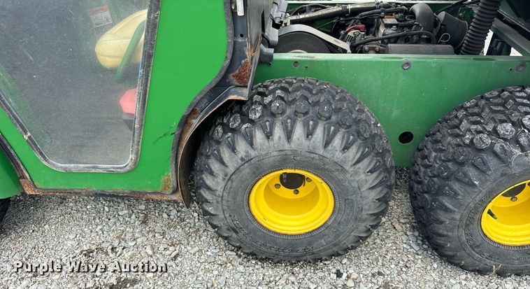 image for item DJ9502 2000 John Deere Gator utility vehicle