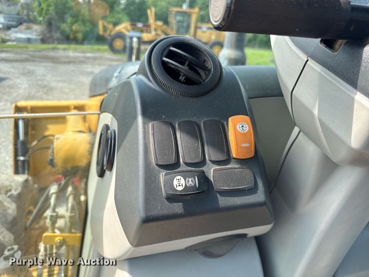 image for item DJ9534 2007 Caterpillar 420E backhoe