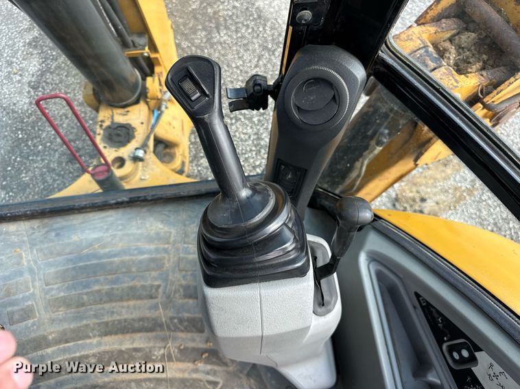 image for item DJ9534 2007 Caterpillar 420E backhoe
