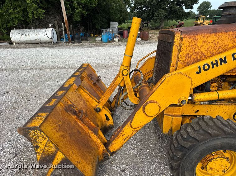 image for item DJ9680 1991 John Deere 410C backhoe