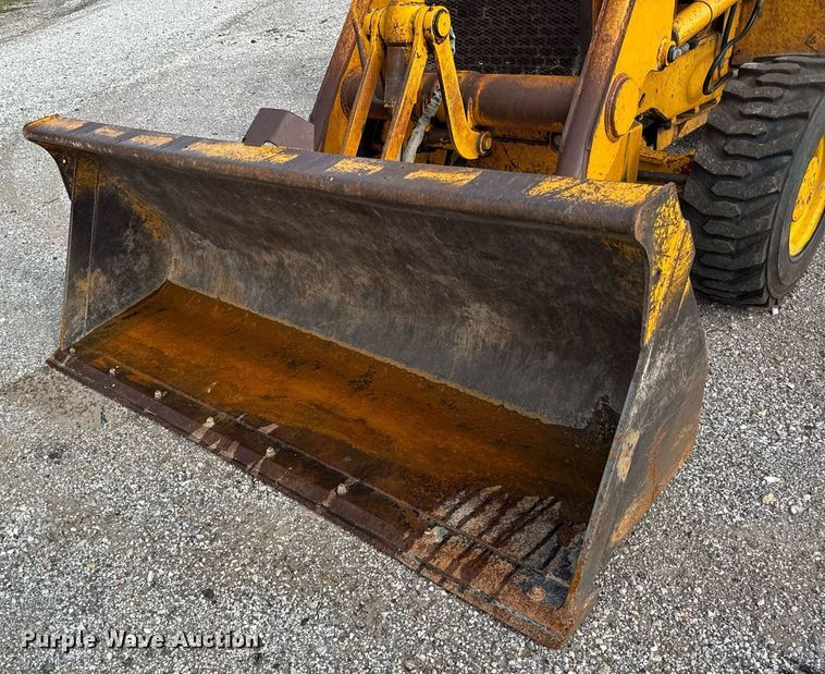 image for item DJ9680 1991 John Deere 410C backhoe