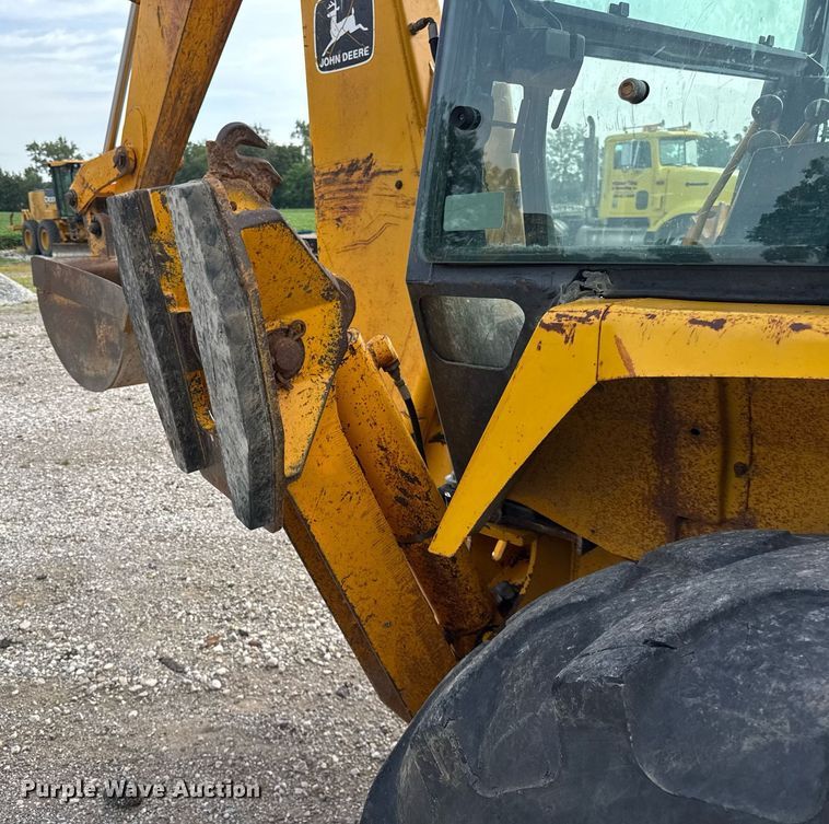 image for item DJ9680 1991 John Deere 410C backhoe