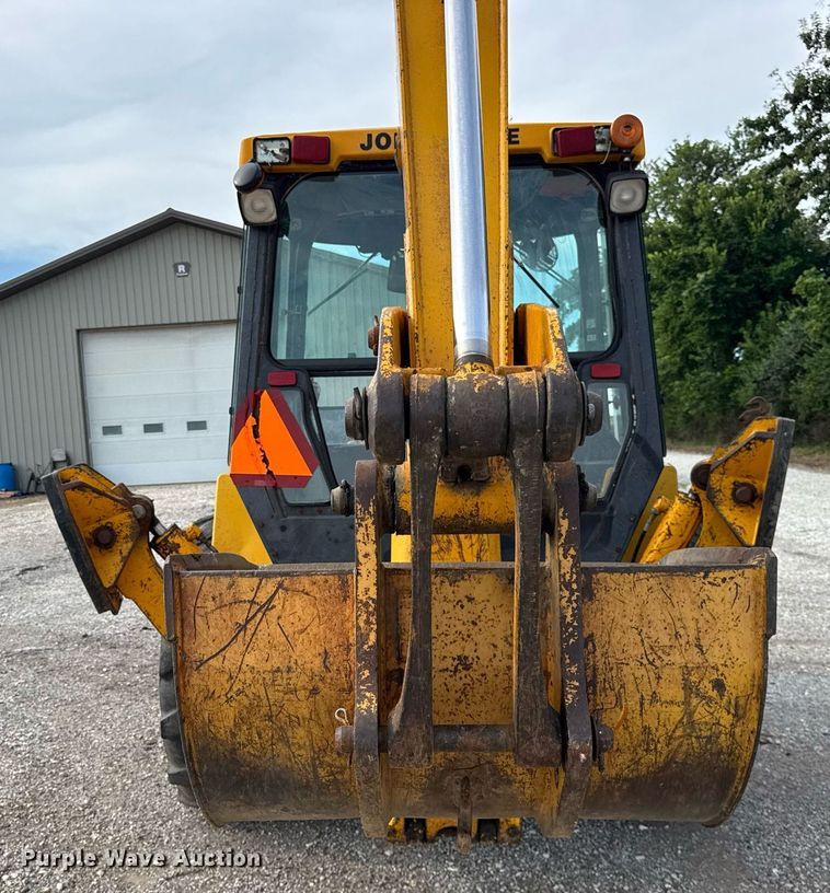 image for item DJ9680 1991 John Deere 410C backhoe