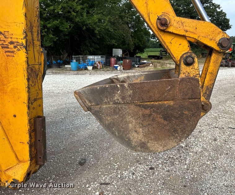 image for item DJ9680 1991 John Deere 410C backhoe