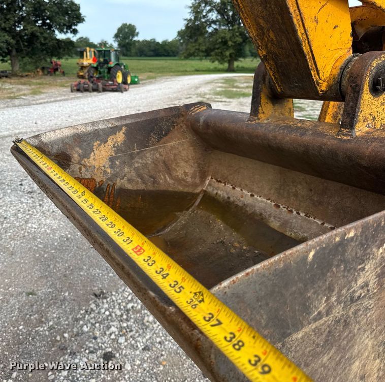 image for item DJ9680 1991 John Deere 410C backhoe