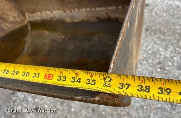 image for item DJ9680 1991 John Deere 410C backhoe