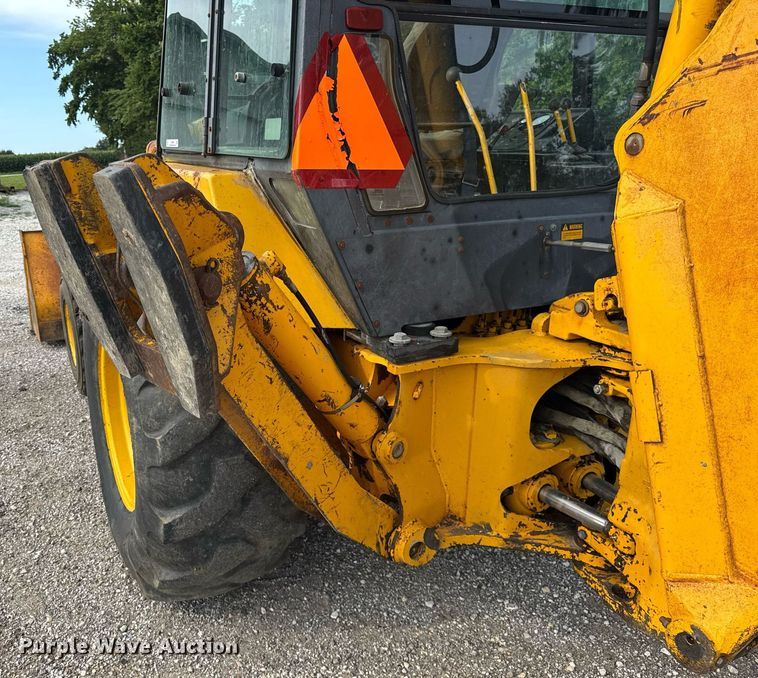 image for item DJ9680 1991 John Deere 410C backhoe