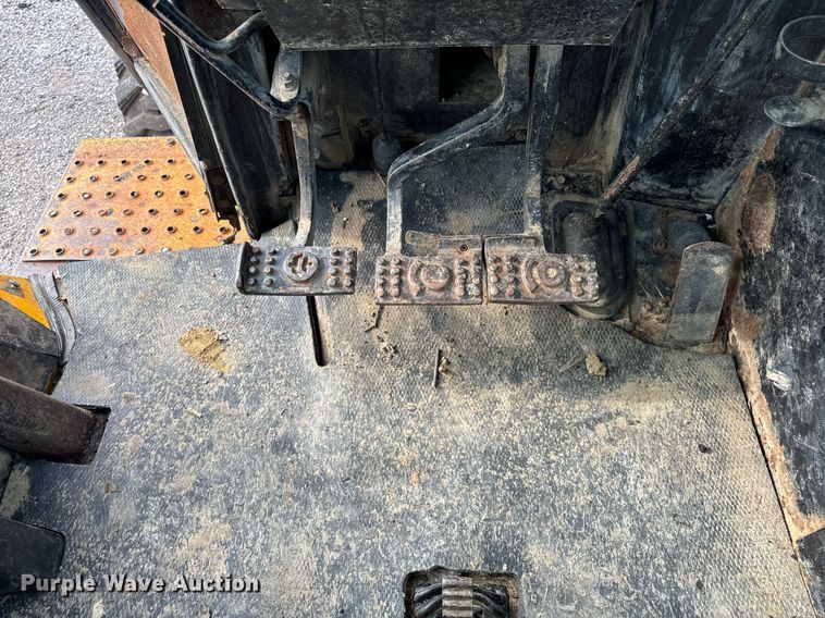 image for item DJ9680 1991 John Deere 410C backhoe