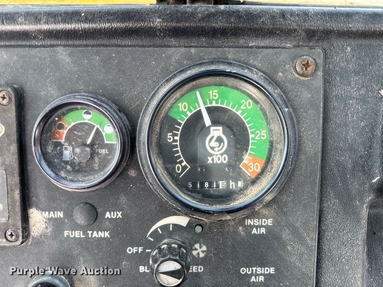 image for item DJ9680 1991 John Deere 410C backhoe