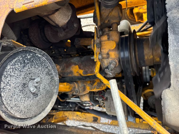 image for item DJ9680 1991 John Deere 410C backhoe