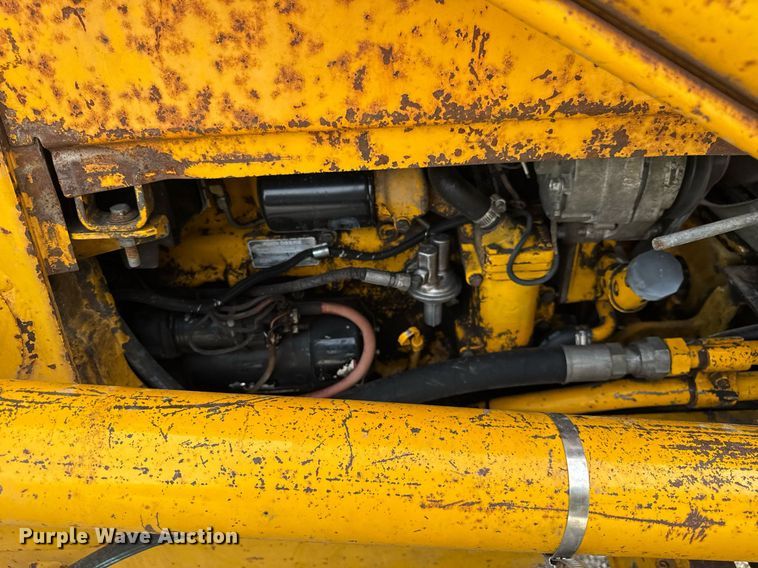 image for item DJ9680 1991 John Deere 410C backhoe