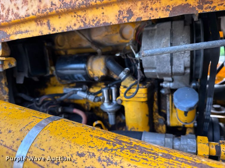 image for item DJ9680 1991 John Deere 410C backhoe