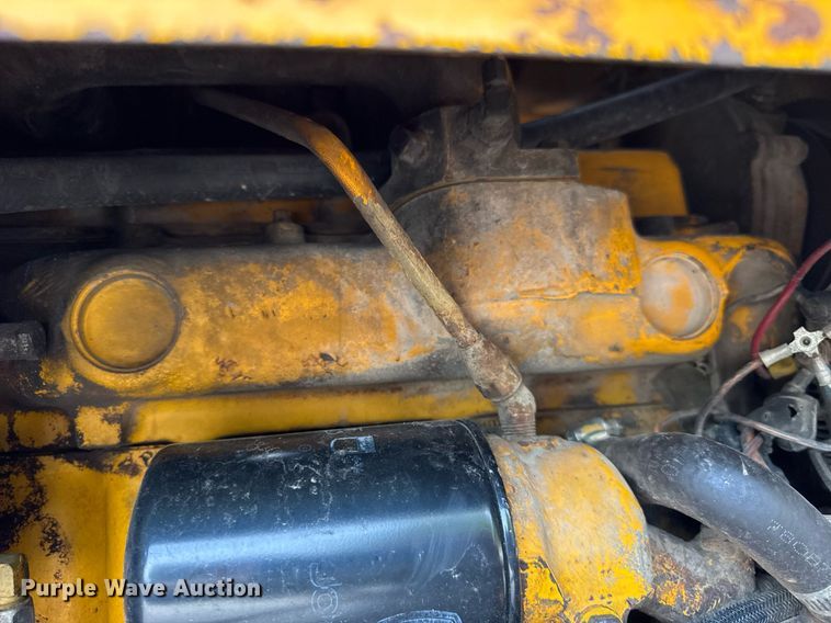 image for item DJ9680 1991 John Deere 410C backhoe