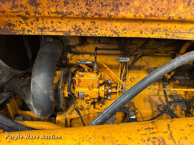 image for item DJ9680 1991 John Deere 410C backhoe