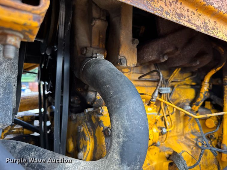 image for item DJ9680 1991 John Deere 410C backhoe