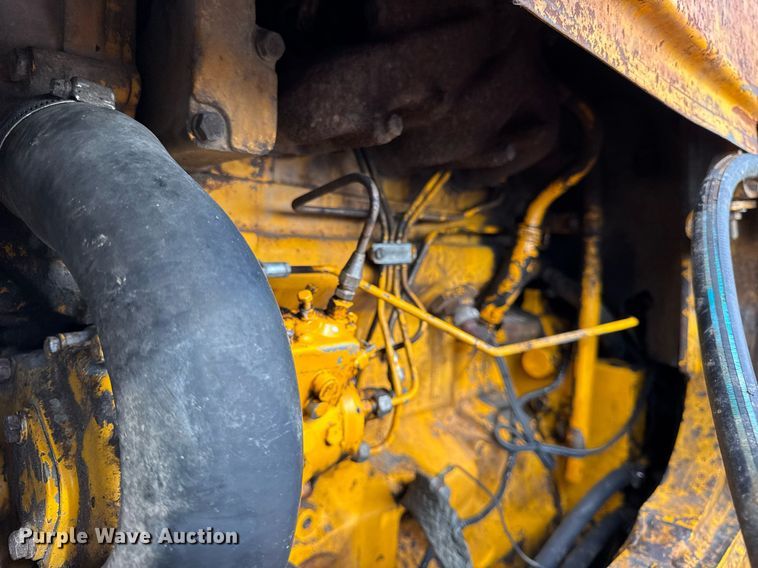 image for item DJ9680 1991 John Deere 410C backhoe