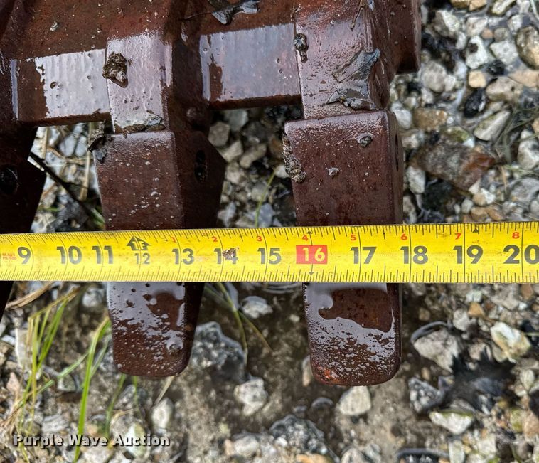 image for item DJ9680 1991 John Deere 410C backhoe