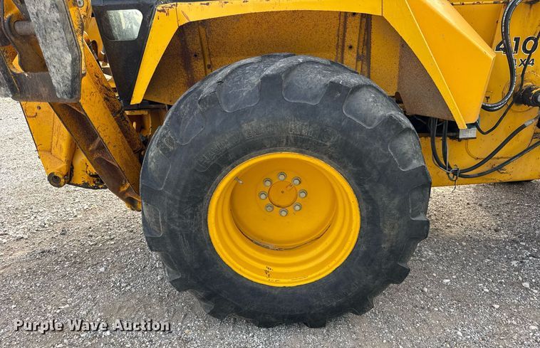 image for item DJ9680 1991 John Deere 410C backhoe