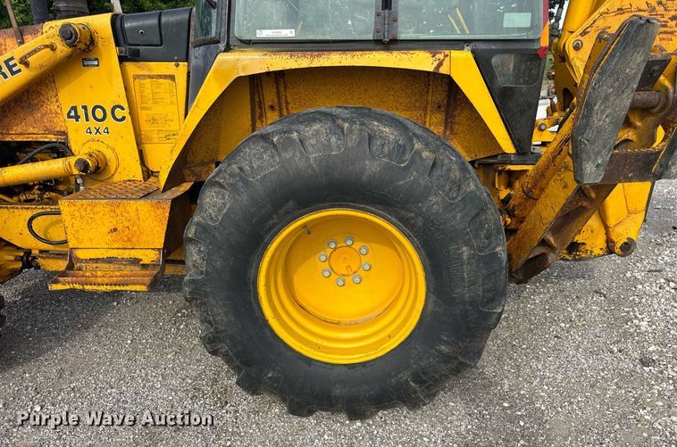 image for item DJ9680 1991 John Deere 410C backhoe