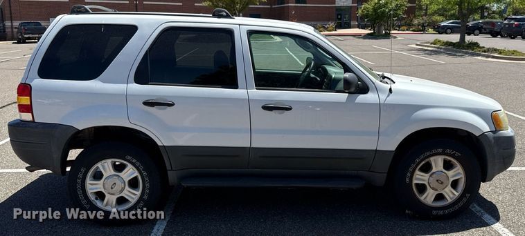 image for item DO7183 2004 Ford Escape SUV