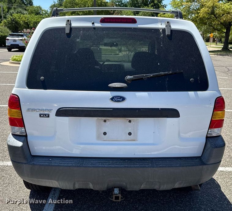 image for item DO7183 2004 Ford Escape SUV