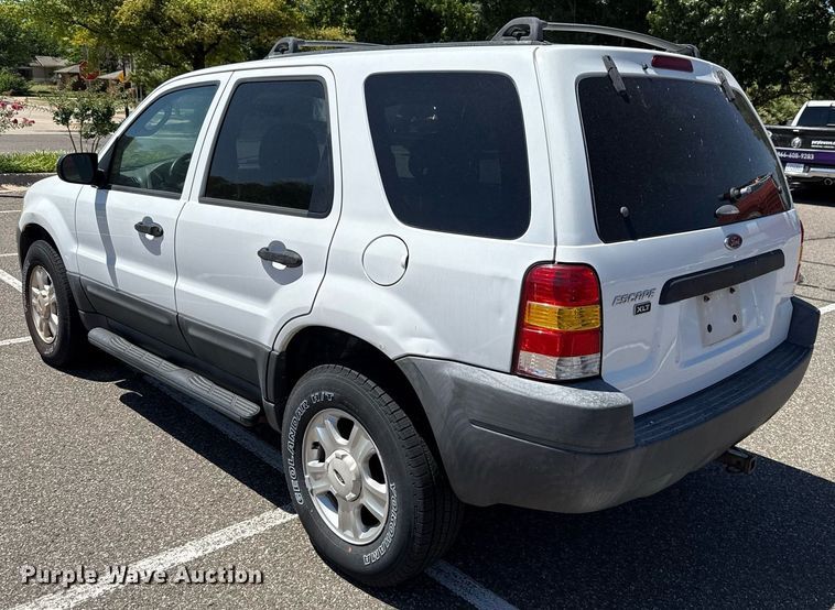 image for item DO7183 2004 Ford Escape SUV
