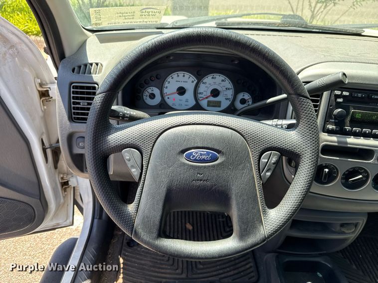 image for item DO7183 2004 Ford Escape SUV
