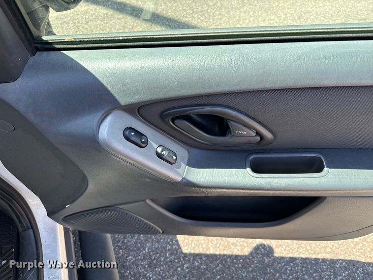 image for item DO7183 2004 Ford Escape SUV