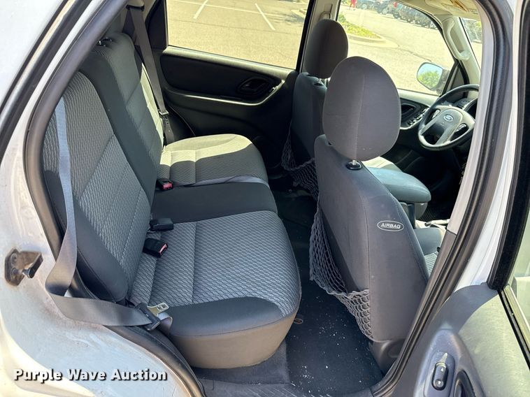 image for item DO7183 2004 Ford Escape SUV