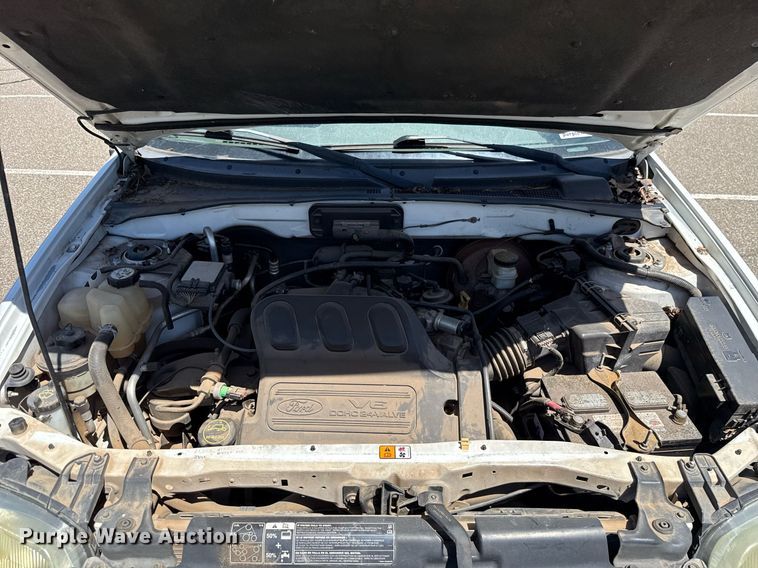 image for item DO7183 2004 Ford Escape SUV