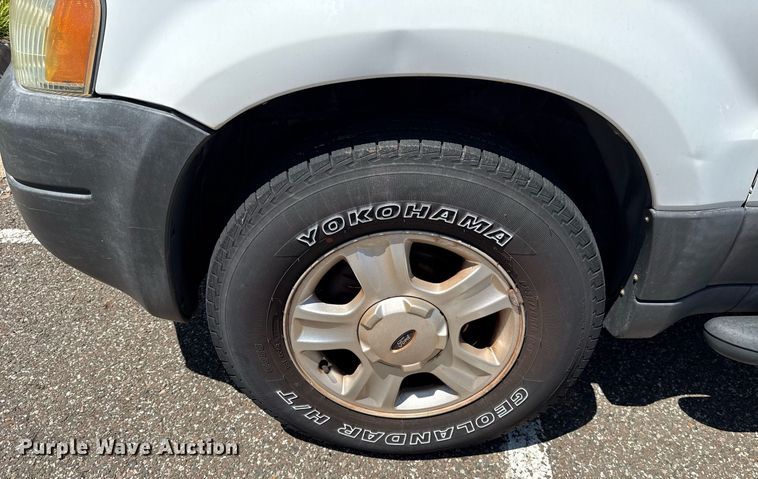 image for item DO7183 2004 Ford Escape SUV