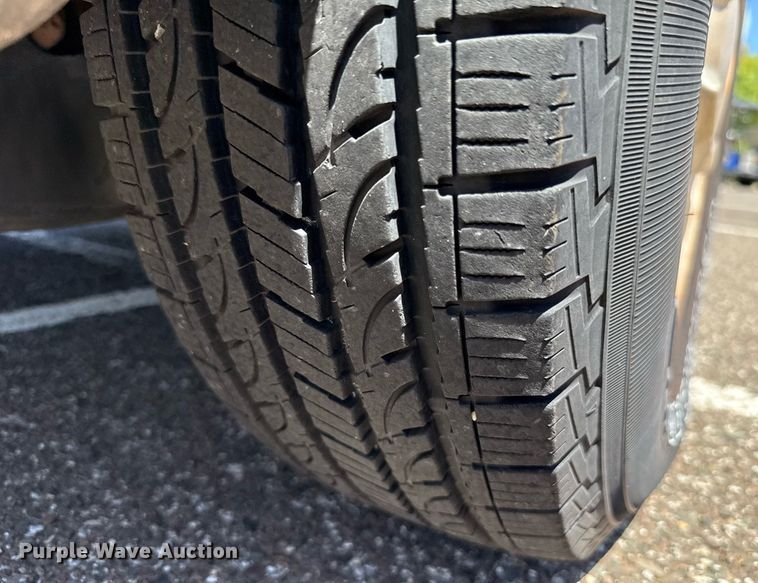 image for item DO7183 2004 Ford Escape SUV