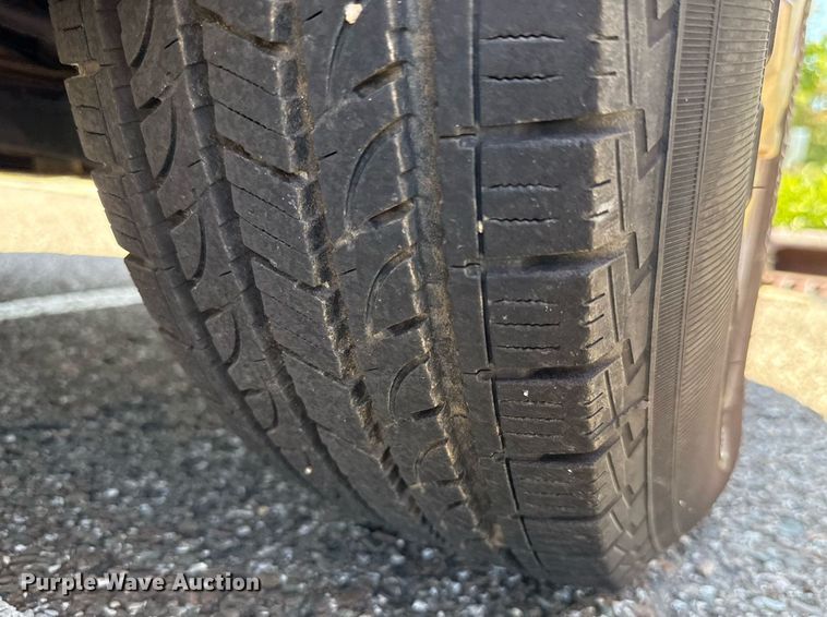 image for item DO7183 2004 Ford Escape SUV