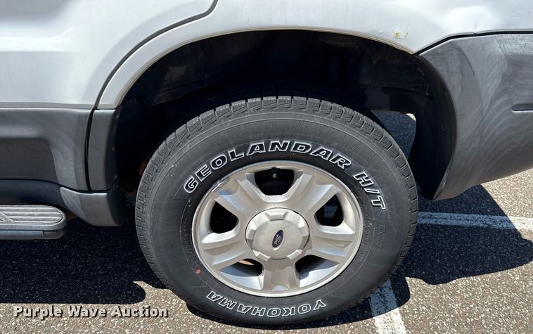 image for item DO7183 2004 Ford Escape SUV