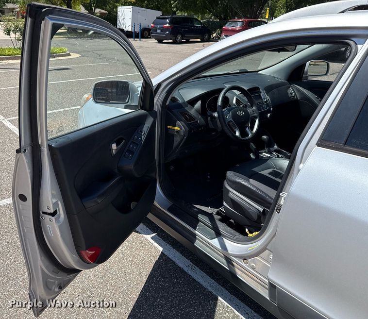 image for item DO7185 2011 Hyundai Tucson SUV