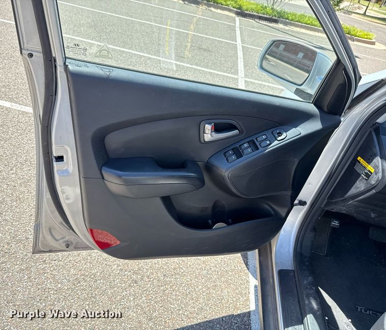 image for item DO7185 2011 Hyundai Tucson SUV