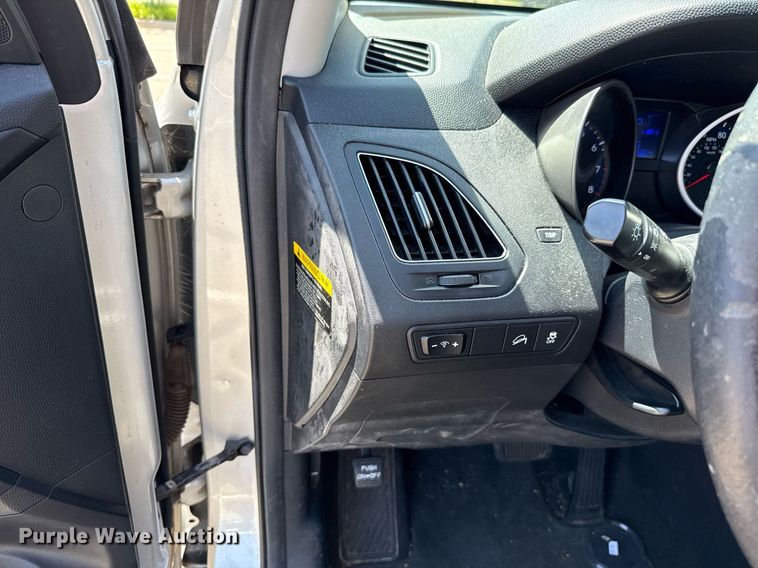 image for item DO7185 2011 Hyundai Tucson SUV