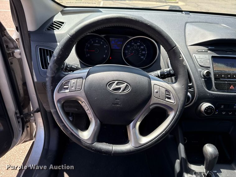 image for item DO7185 2011 Hyundai Tucson SUV