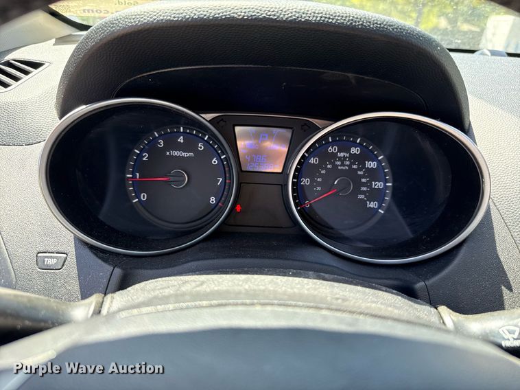 image for item DO7185 2011 Hyundai Tucson SUV